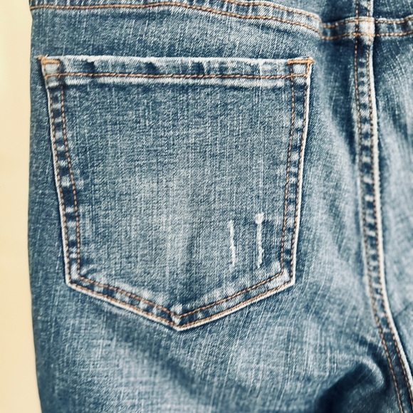 Aeropostale size 8 Blue Skinny Jeans with Distressed Details - Picture 7 of 8